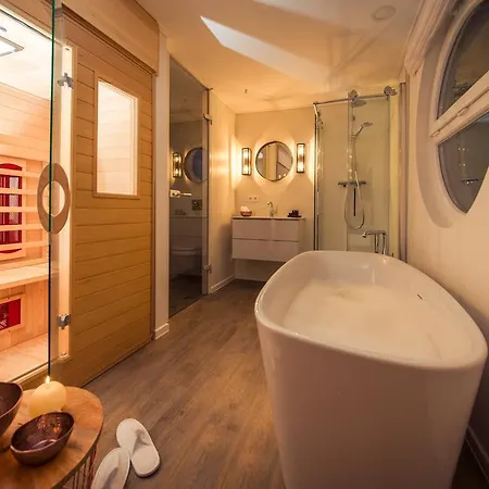 Schwimmende Usedom Feriehus Krummin